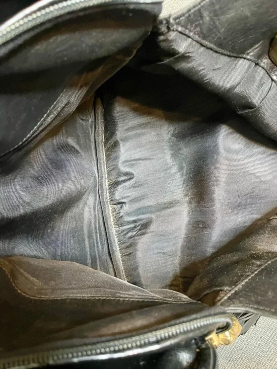 Via Veneto Vintage Black Leather Triple Compartment Tote Dual Gold Chain Handles - Picture 6 of 13